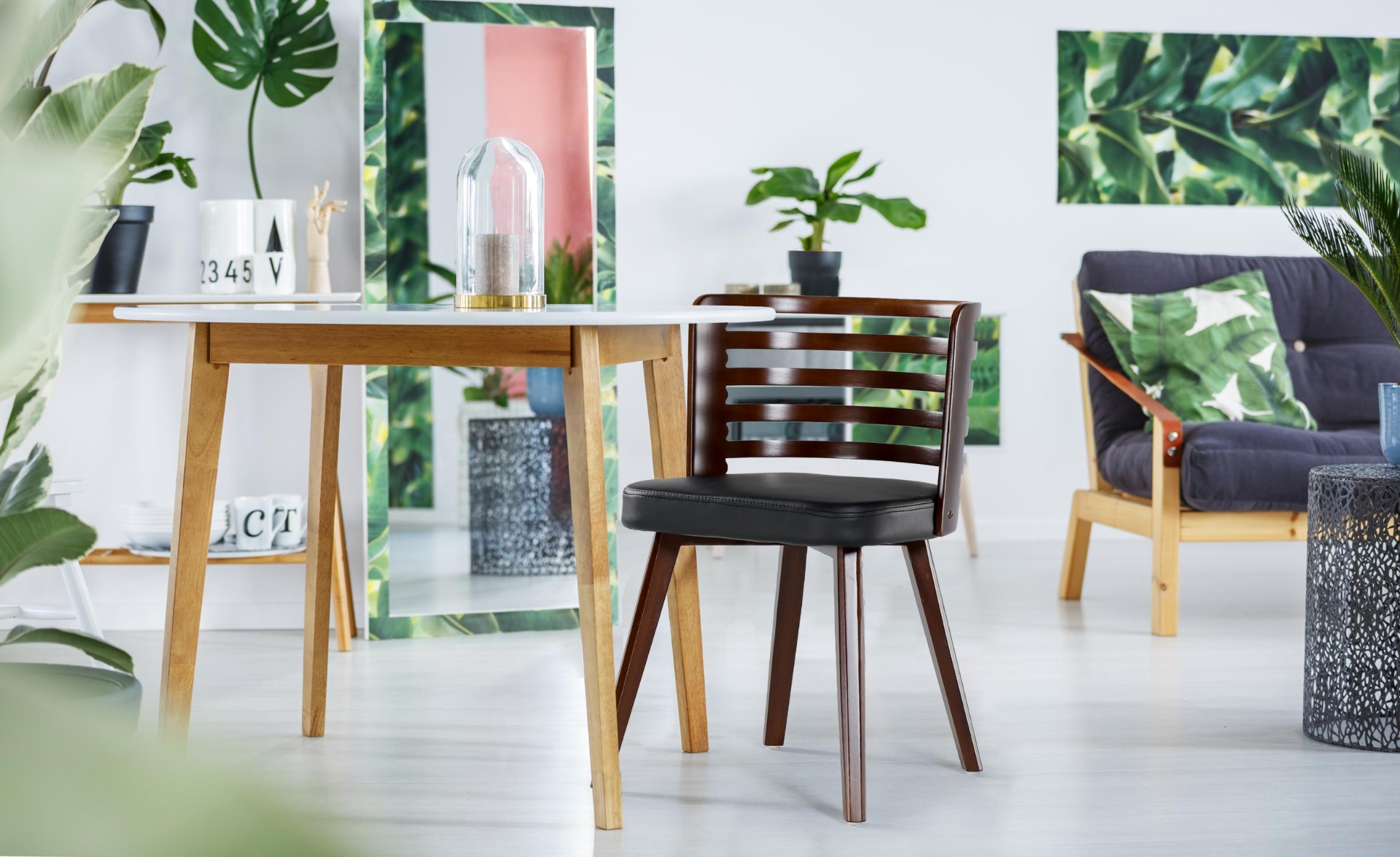Set di 2 sedie scandinave Koxy in legno nocciola e nero