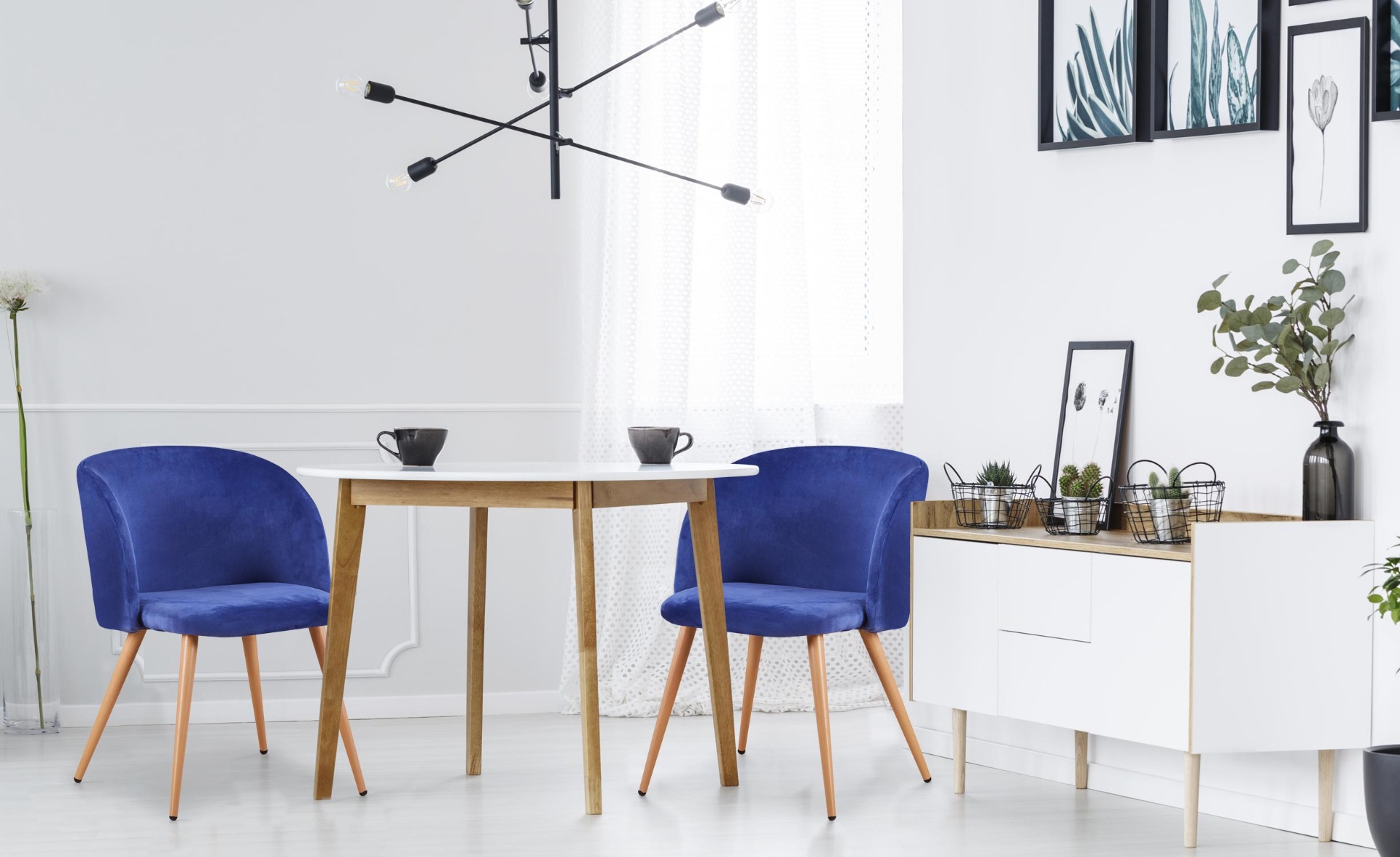 Set di 2 sedie scandinave Minima in velluto blu