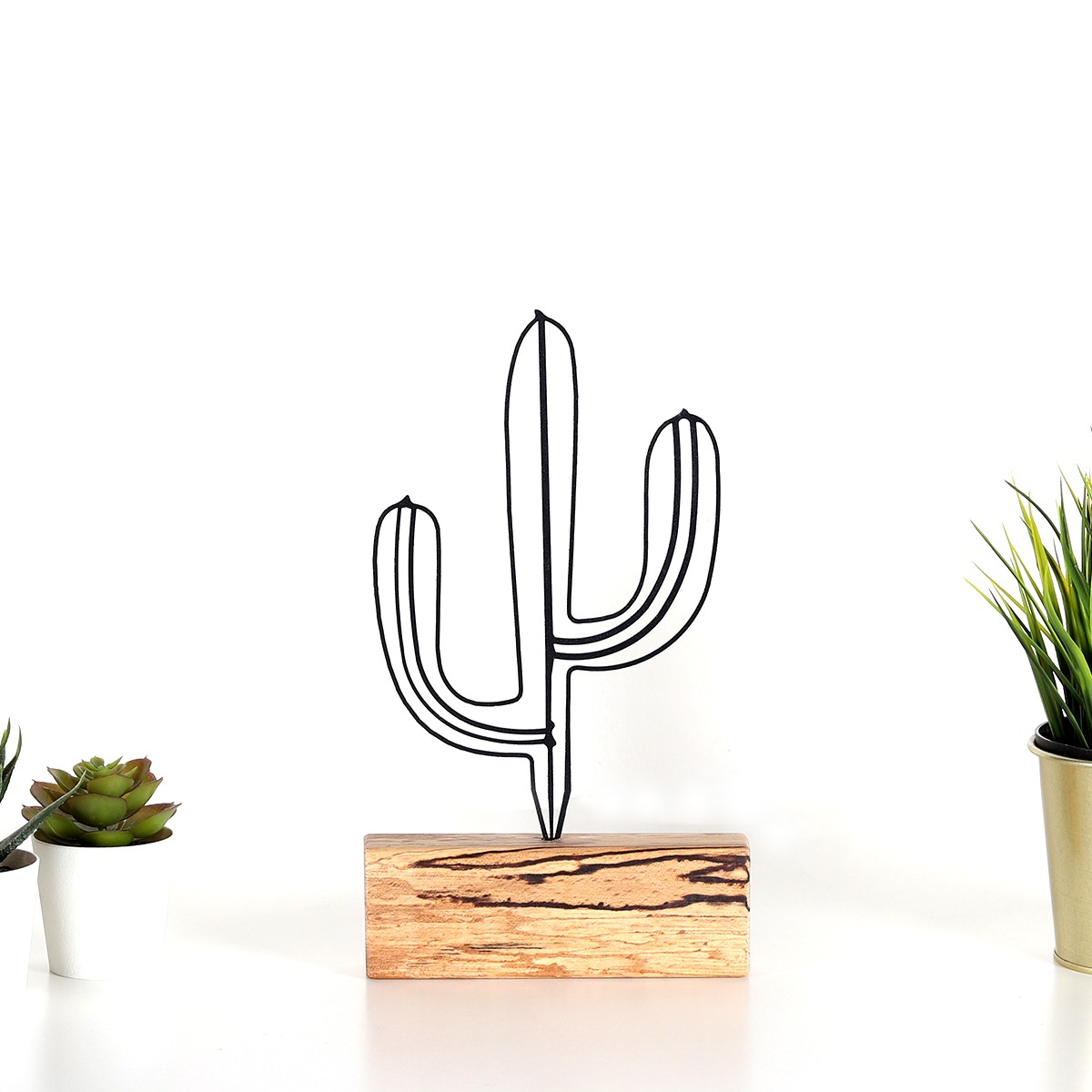 Stoviglie decorative Approbatio mini cactus Saguaro H24 cm Metallo Nero Base in legno